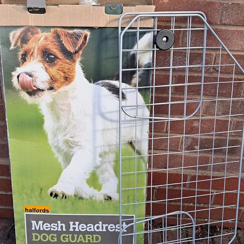 Halfords mesh headrest dog - halfords,